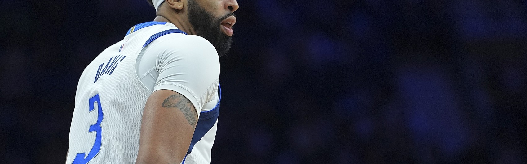 华体会体育下载-名记：浓眉经纪人里奇·保罗已明确表示 希望独行侠交易戴维斯！