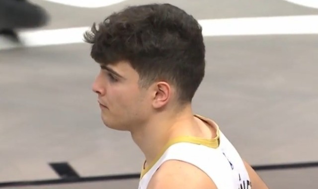 华体会体育官网-刚换上也能进！篮网防守出问题 冈萨雷斯底角空位绝平三分命中！