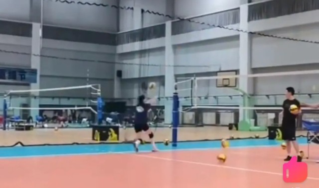 华体会体育下载-上海青年女排全力冲刺赛事！两位高大主攻崛起，王之腾成教练|梁柯菲|高卉宜|球员|训练|联赛_新浪体育_新浪新闻