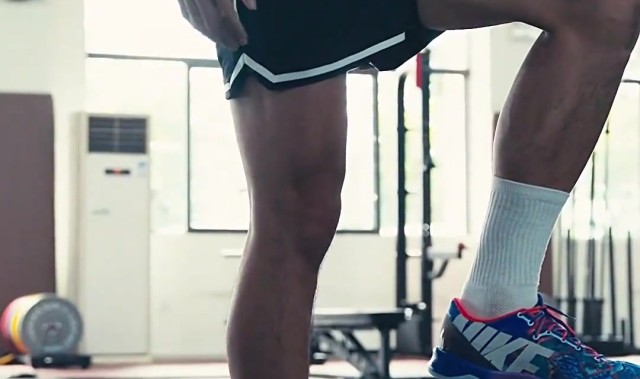 眼神坚毅！崔永熙已回到广东进行恢复训练