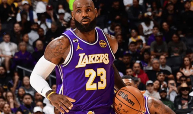 华体会体育官网-大逆转！湖人双杀76人，詹姆斯一战连创3大神迹，东契奇腿筋重伤